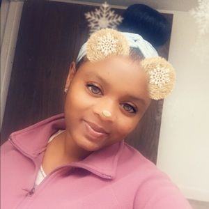 Meet your Posher, Dominique